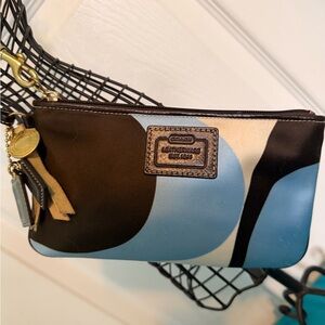 Coach Y2K Vintage Hampton Signature F40061 ,Scarf Print Tan Brown Blue